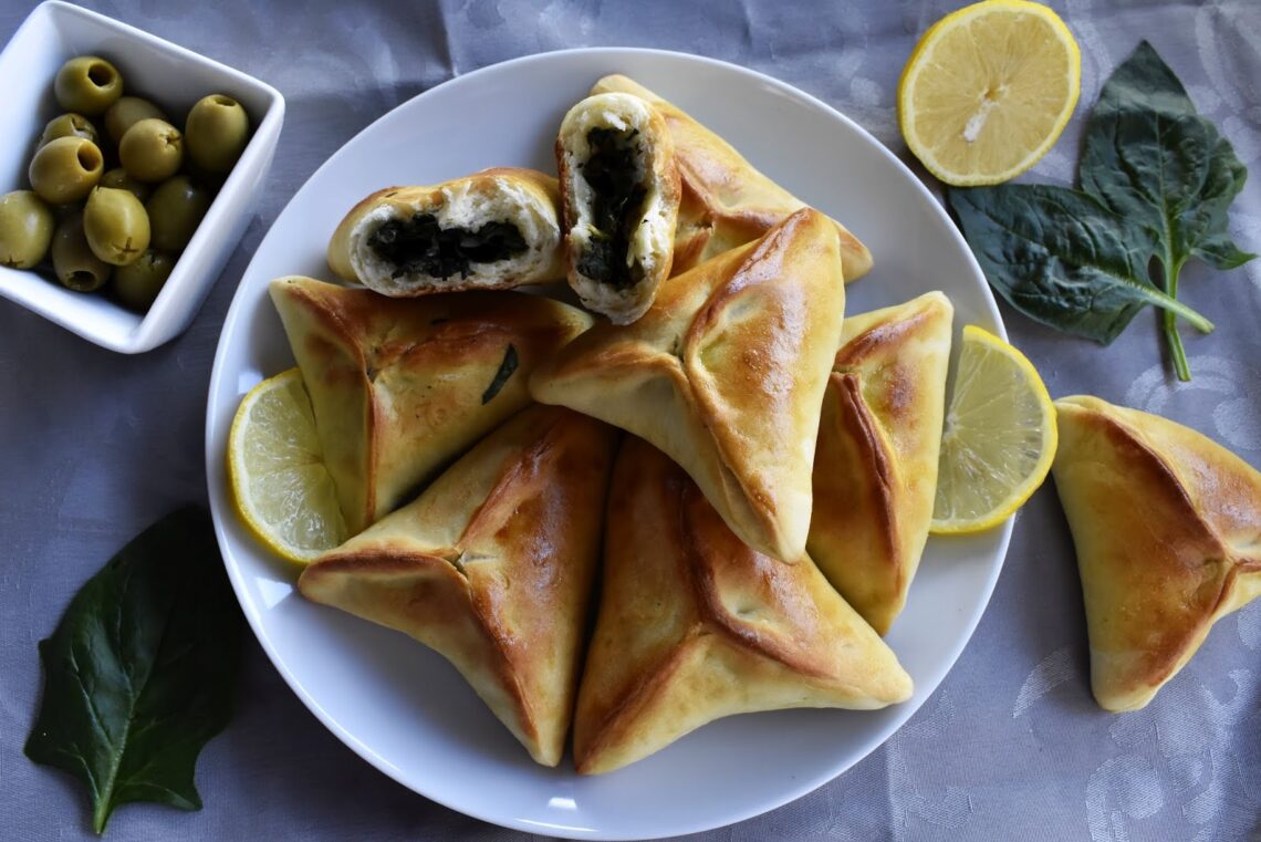 Vegetarian Spinach Mini Pies- Lebanese fatayer