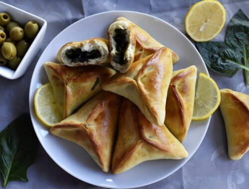 Vegetarian Spinach Mini Pies- Lebanese fatayer