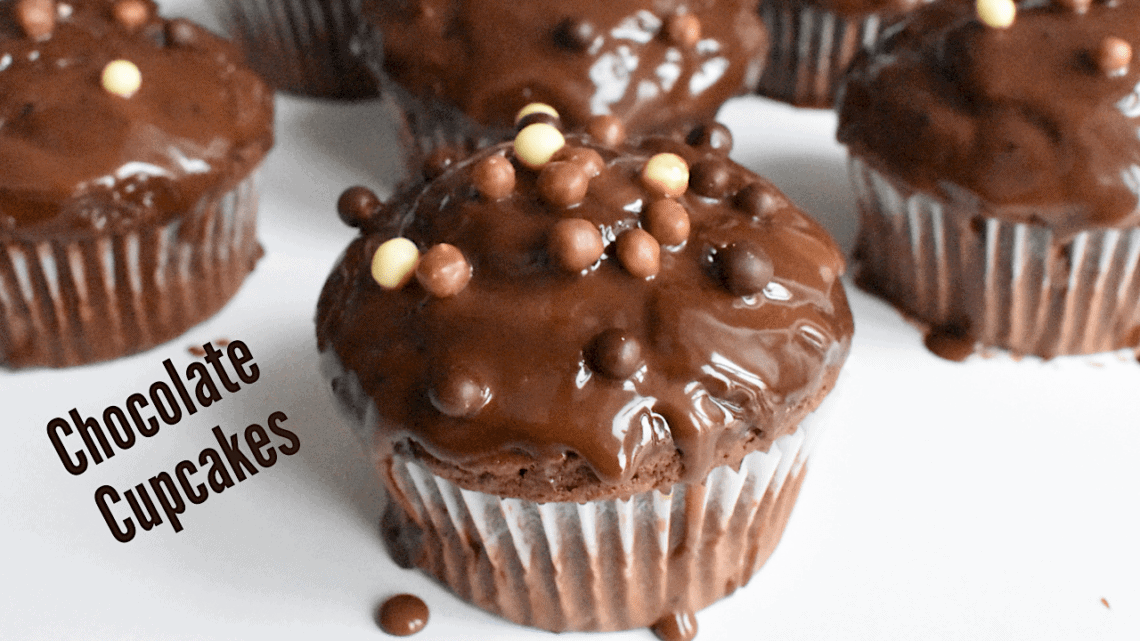 Easy Chocolate Cupcakes with Chocolate Ganache topping